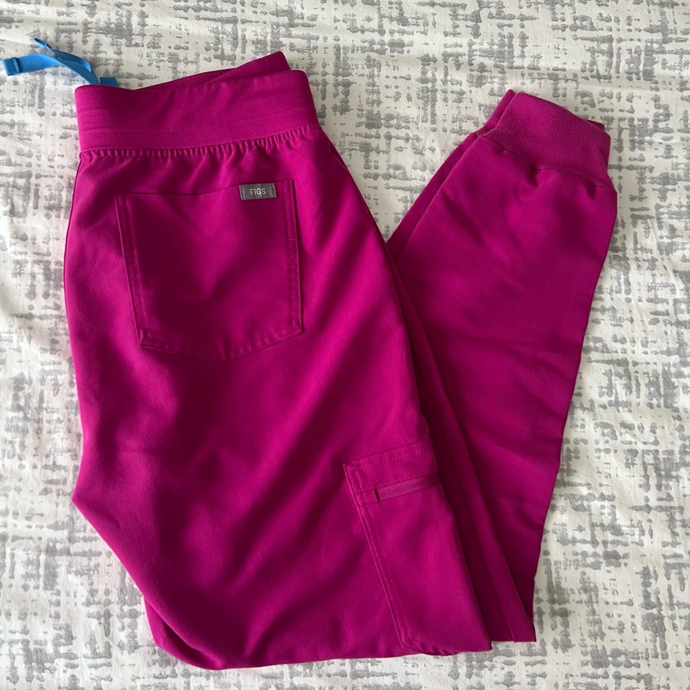 Figs Scrubs Size Small Zamora in Raspberry Sorbet